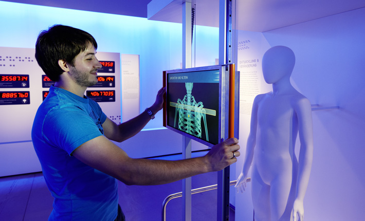 IVD原料展廳設(shè)計(jì)—思威圖數(shù)字生物干細(xì)胞科普館展廳設(shè)計(jì)：圍繞“未來醫(yī)療”的互動(dòng)裝置設(shè)計(jì)